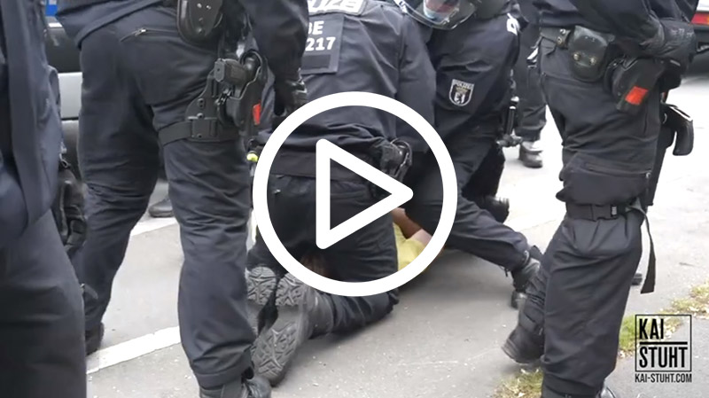 Polizeigewalt gegen friedliche Demonstranten